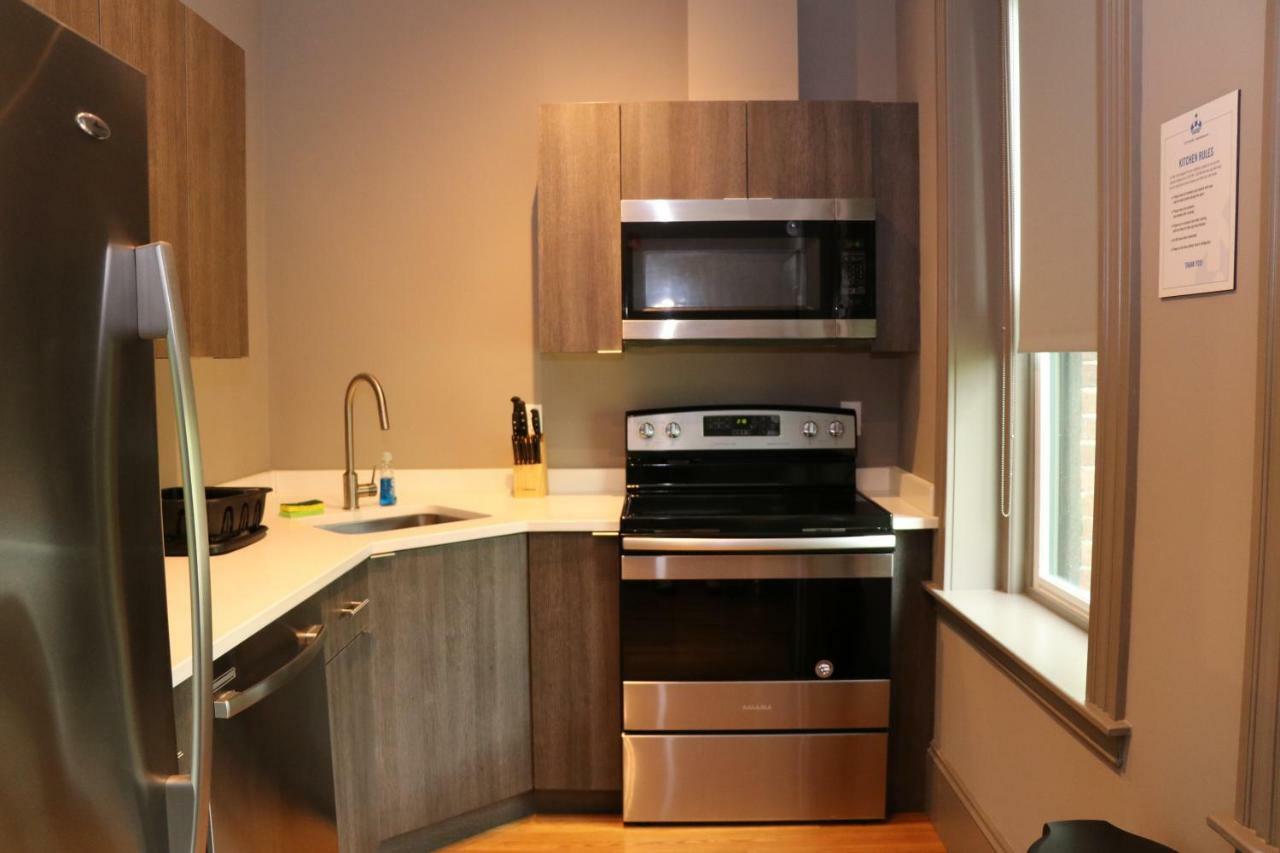 A Stylish Stay W/ A Queen Bed, Heated Floors.. #36 Brookline Exterior photo