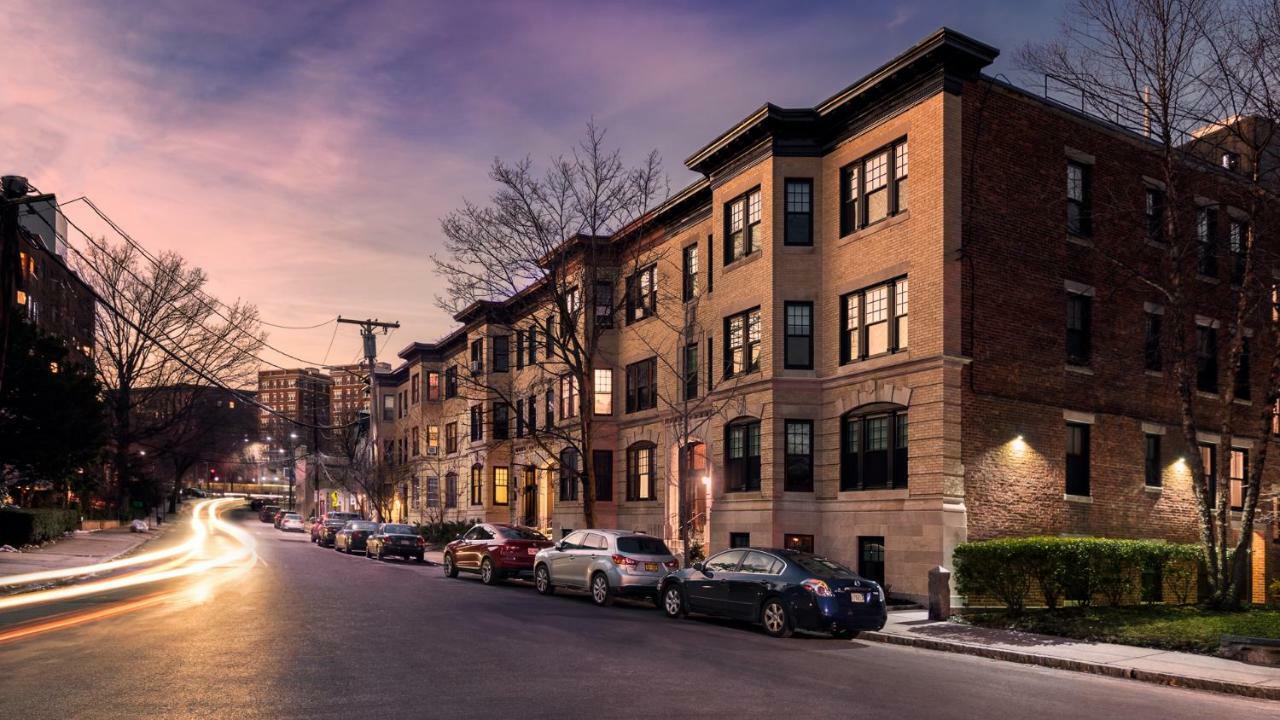 A Stylish Stay W/ A Queen Bed, Heated Floors.. #36 Brookline Exterior photo